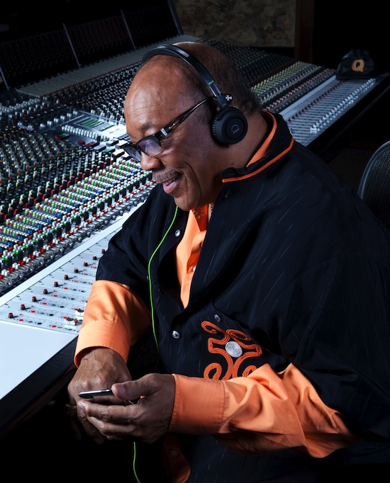 quincyjones-avec-akg-q460