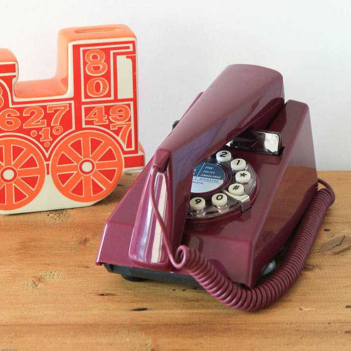 Téléphone fixe vintage rétro de maison en plastique multifonction