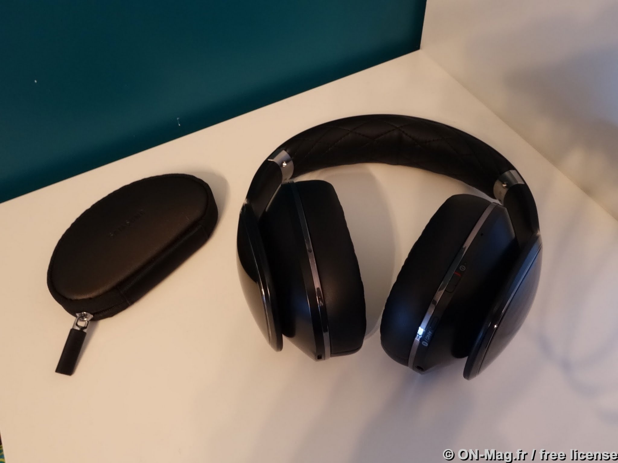 Test Samsung Level Over : un casque Bluetooth performant contre le