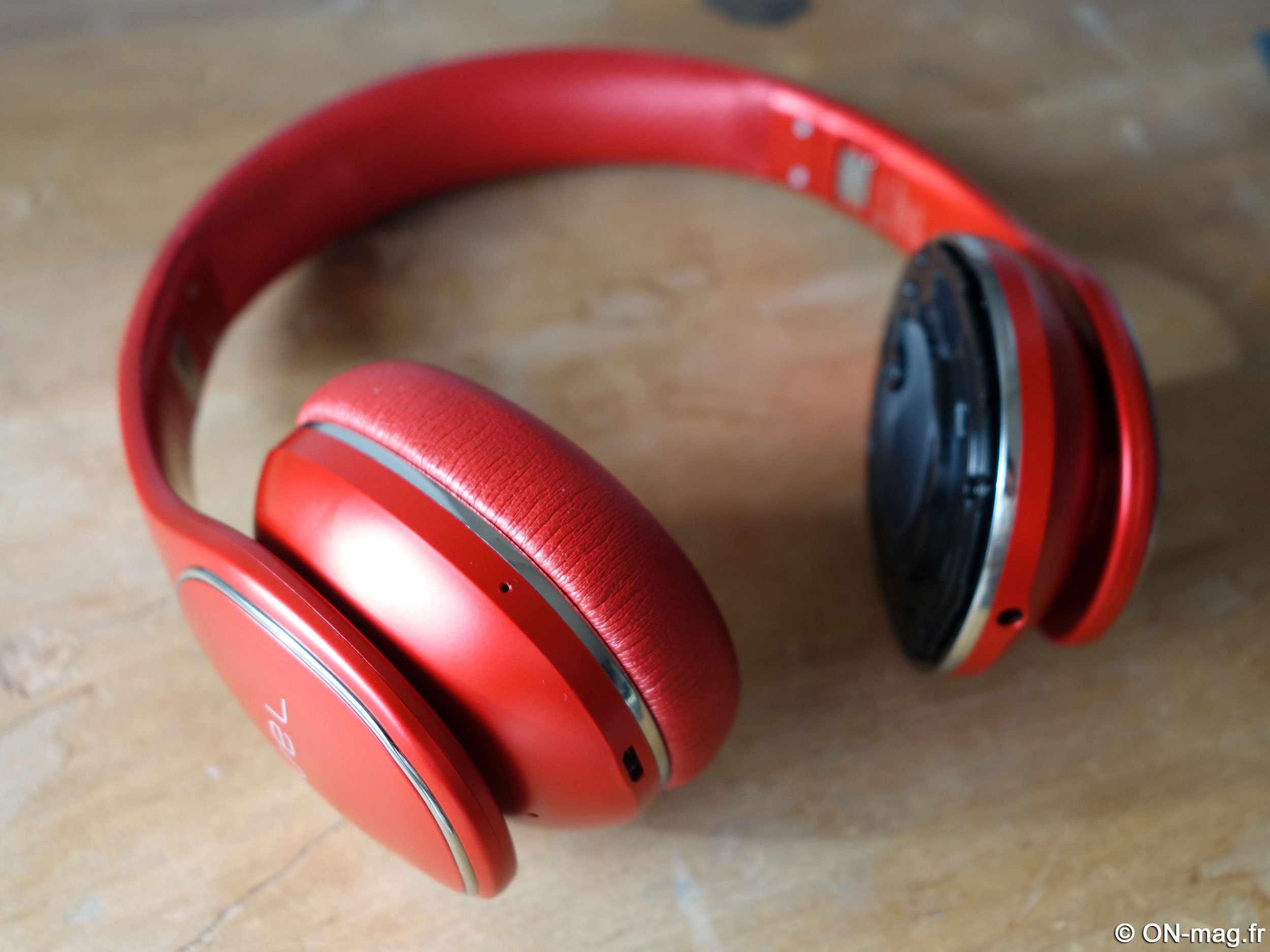 Samsung Casque audio sans fil Level On Bluetooth Rouge - Achat / Vente  oreillette bluetooth Samsung Casque Level On Rouge - Cdiscount