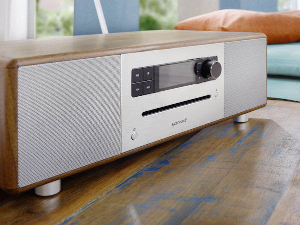 Sonoro Stereo wood lifestyle