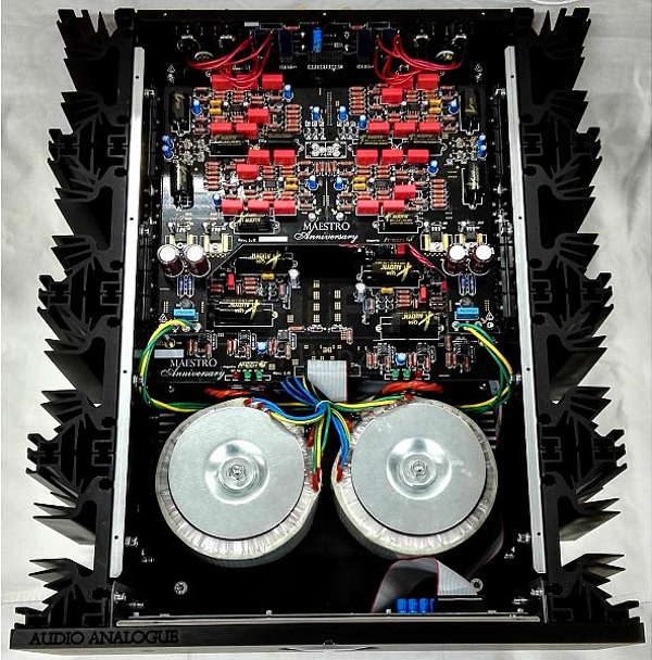 Audio Analogue Maestro anniversary amplificateur high end integre interieur