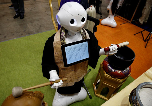 SoftBankPepperRobotMoineJapon