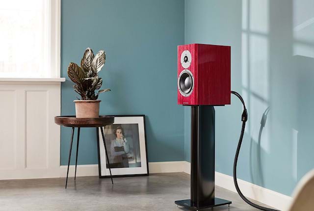 dynaudio special 40 lifestyle red birch 01