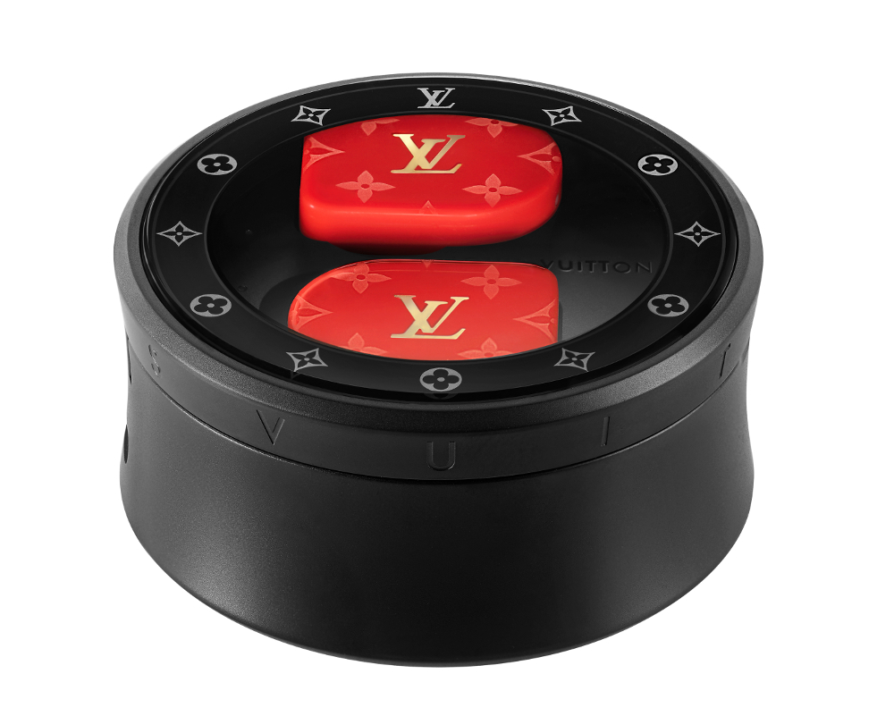 Master & Dynamic x Louis Vuitton Horizon : luxe audiophile ou French  bling-bling pour les écouteurs true wireless MW07