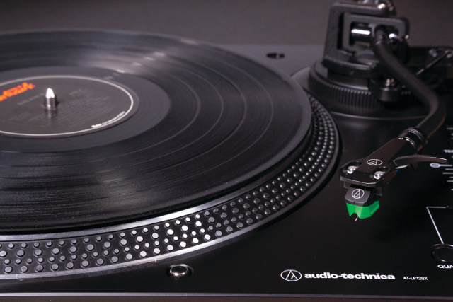 AudioTechnica ATLP120 platine vinyle DJ 02