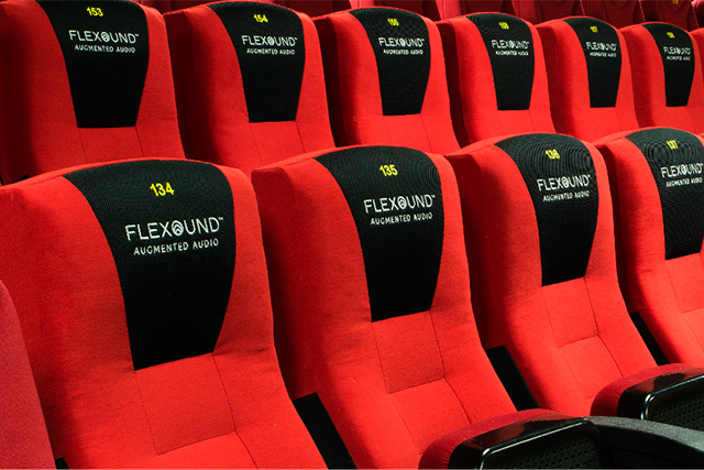 Flexound : des fauteuil de cinéma équipés de haut-parleurs pour renforcer le son immersif