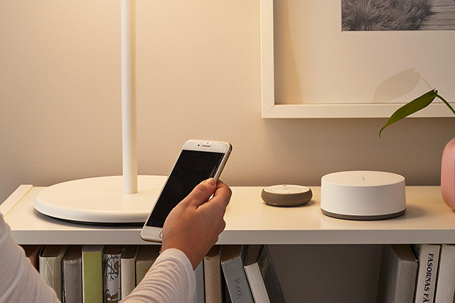 Ikea a prévu plusieurs solutions pour piloter ses futures enceintes connectées Symfonisk