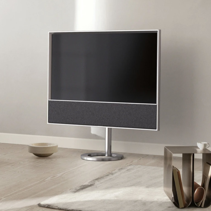 L'OLED 48" est également disponible chez Bang & Olufsen avec la très épurée Beovision Contour