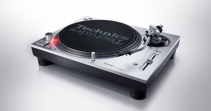 Technics SL 1200MK7 01