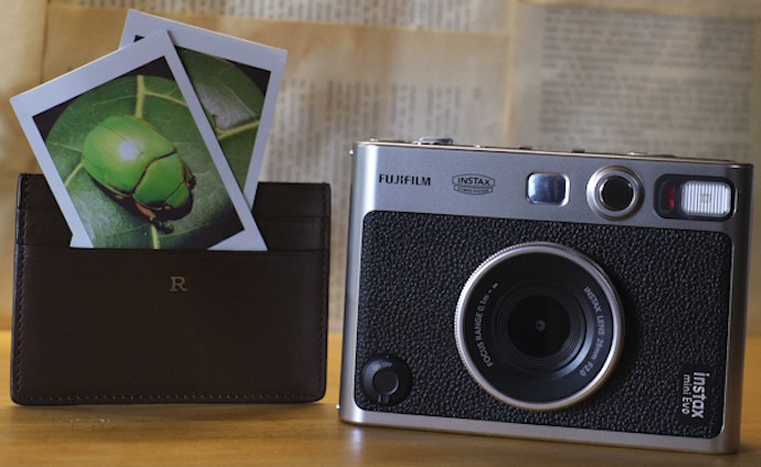 Fujifilm instax mini Evo : un appareil photo instantané et numérique au  vrai look rétro