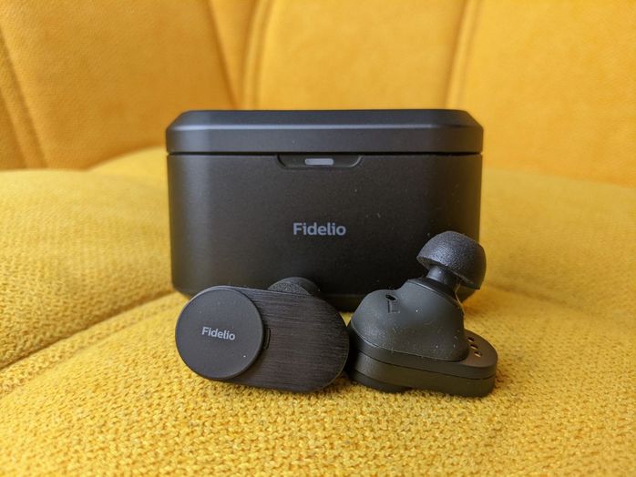 Philips Fidelio ONmag 1