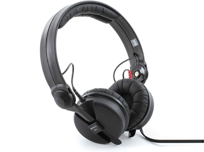 07 Sennheiser HD25