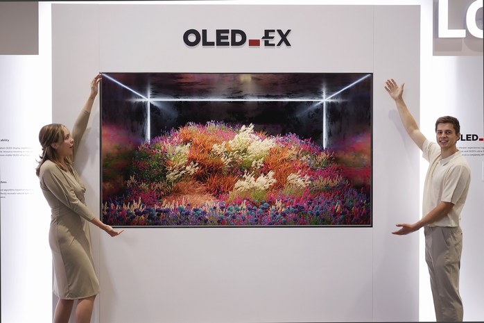 LG Display OLED97G2 expo 2