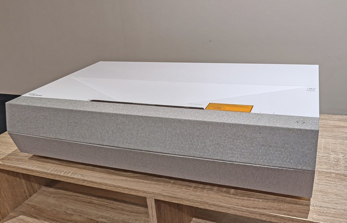 Optoma CinemaX D2 Smart details on 001