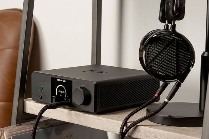 Rotel DX-3 : un premier ampli casque avec DAC ESS Sabre qui inaugure un tout nouveau format