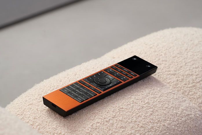 uControl Remote : une télécommande universelle élégante qui fonctionne en infrarouge et en WiFi